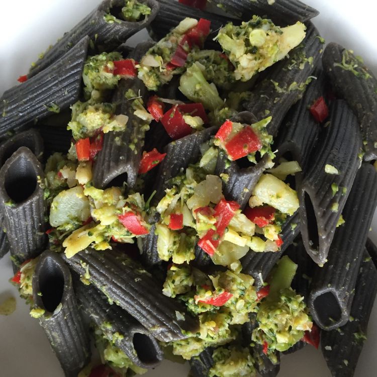 Penne met ansjovis en broccoli